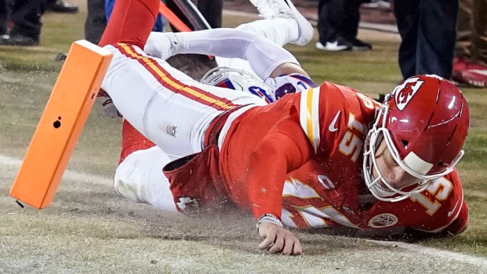 012322-Patrick Mahomes-Bills-Denny Medley-6